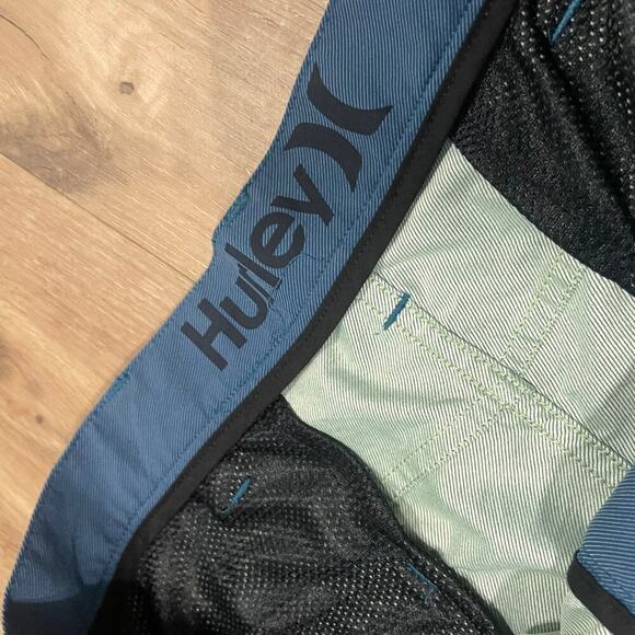 Hurley Mens Size 38 Blue Flat Front Lightweight Shorts Performance Hybrid Walk - Picture 3 of 7